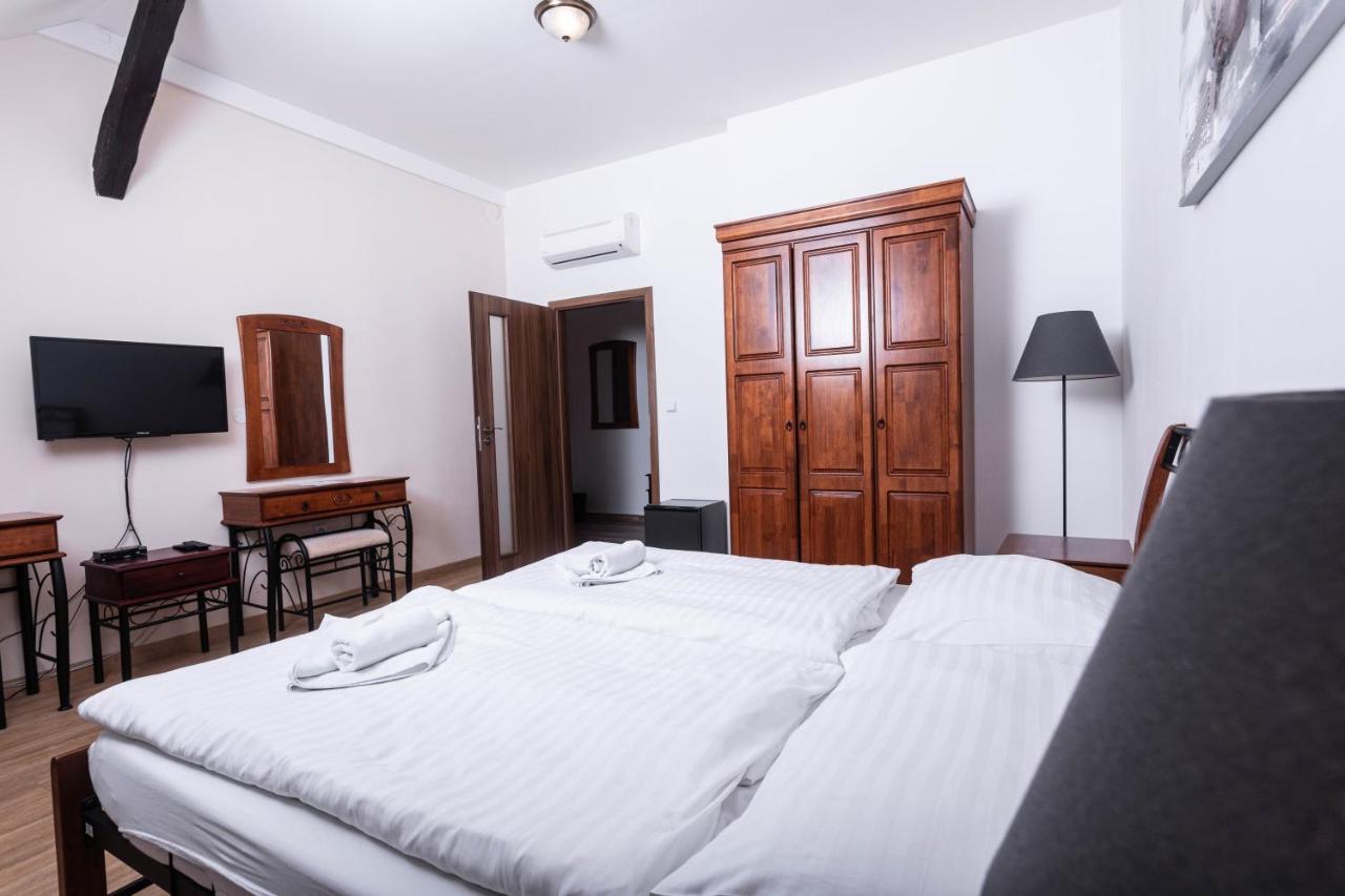 Penzion Kralovske Lazne Podebrady Ngoại thất bức ảnh