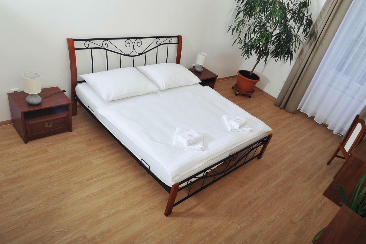 Penzion Kralovske Lazne Podebrady Ngoại thất bức ảnh