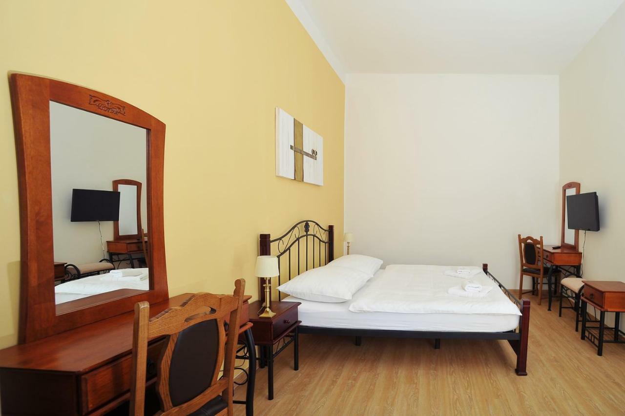 Penzion Kralovske Lazne Podebrady Ngoại thất bức ảnh